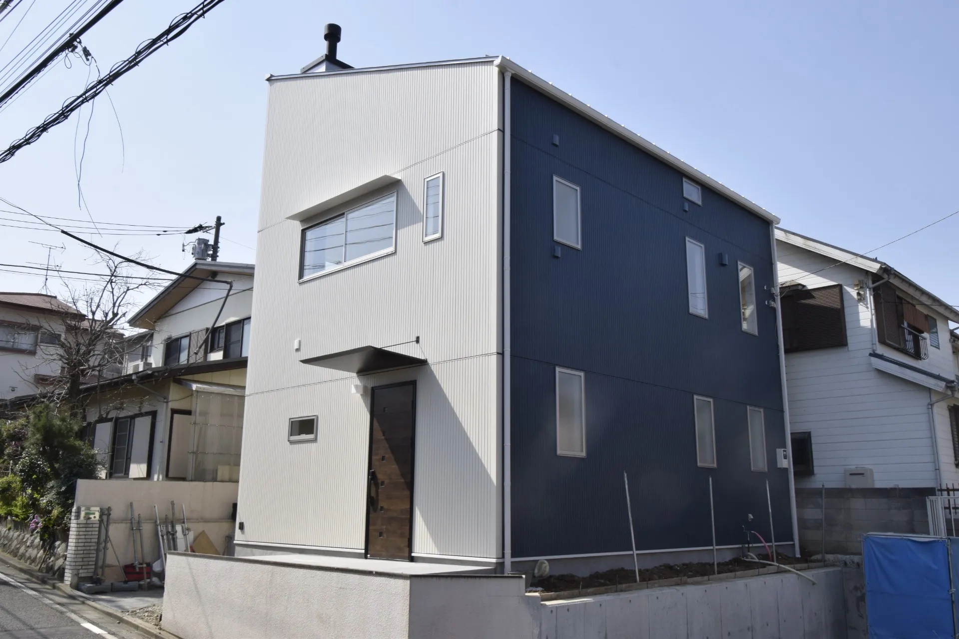 東京都多摩市諏訪　注文住宅　無垢フローリングと薪ストーブの家族だんらんの家